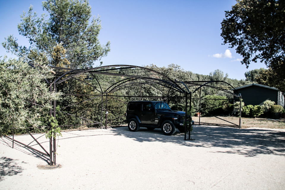 Réalisation d'un abri voiture