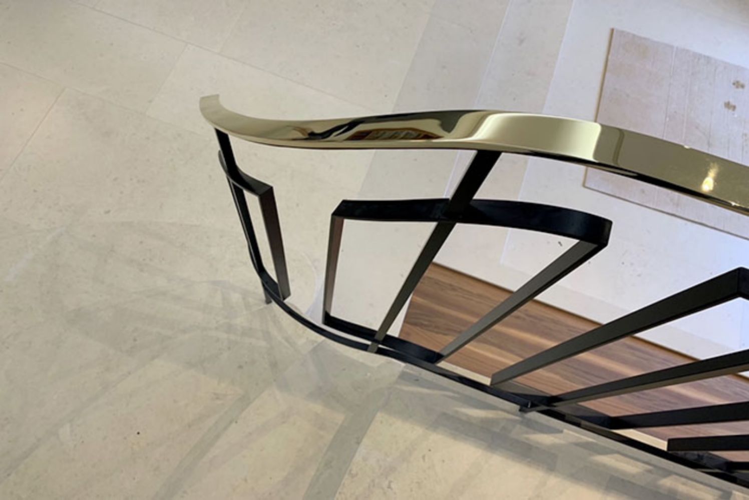 rampe_escalier_main_courante_laiton_poli_ct_metal_concept.jpg